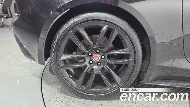 Jaguar F-TYPE 2019 — photo 5