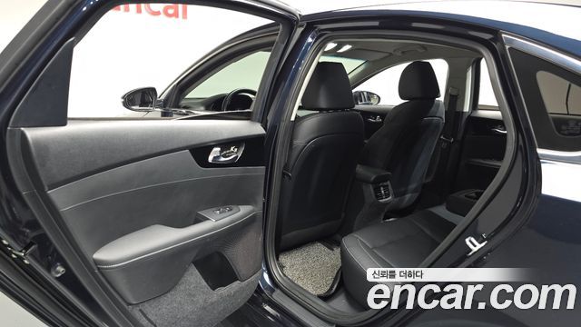 Kia K3 2019 — photo 16