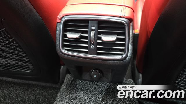 Genesis G70 2021 — photo 37