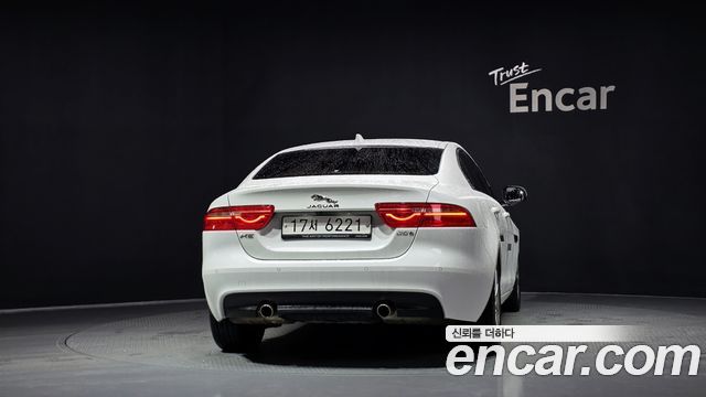 Jaguar XE 2018 — photo 4