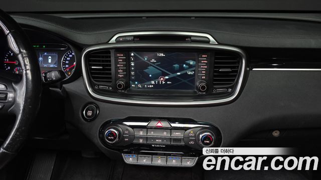Kia Sorento 2016 — photo 13