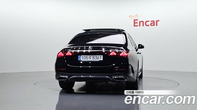 Mercedes-Benz E-Class 2025 — photo 4
