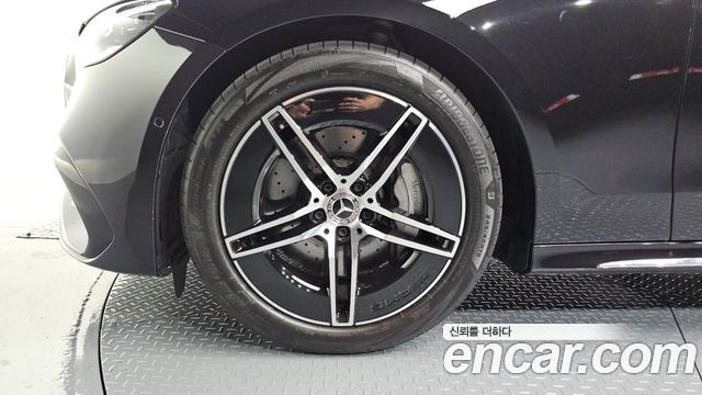 Mercedes-Benz E-Class 2025 — photo 5