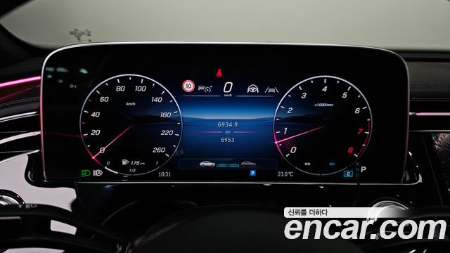 Mercedes-Benz E-Class 2025 — photo 11
