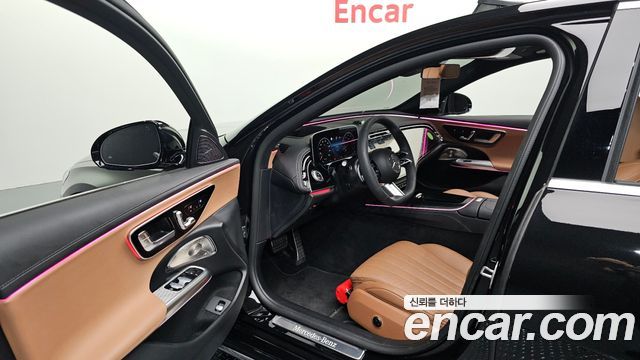 Mercedes-Benz E-Class 2025 — photo 13