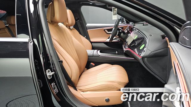 Mercedes-Benz E-Class 2025 — photo 18