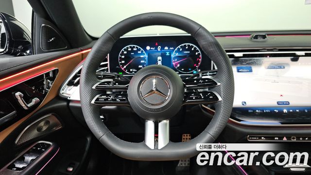 Mercedes-Benz E-Class 2025 — photo 19