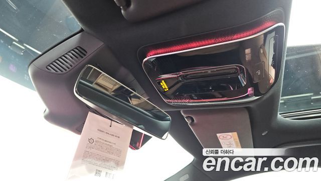 Mercedes-Benz E-Class 2025 — photo 25