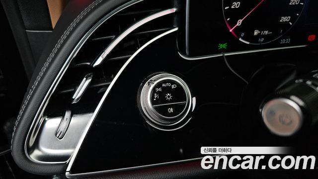 Mercedes-Benz E-Class 2025 — photo 26
