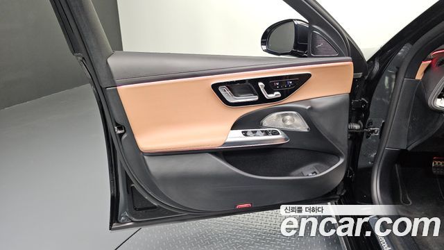 Mercedes-Benz E-Class 2025 — photo 14