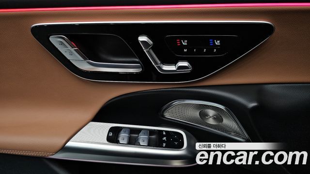 Mercedes-Benz E-Class 2025 — photo 27