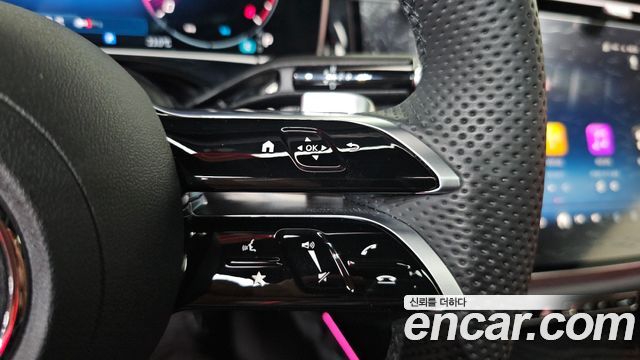 Mercedes-Benz E-Class 2025 — photo 28