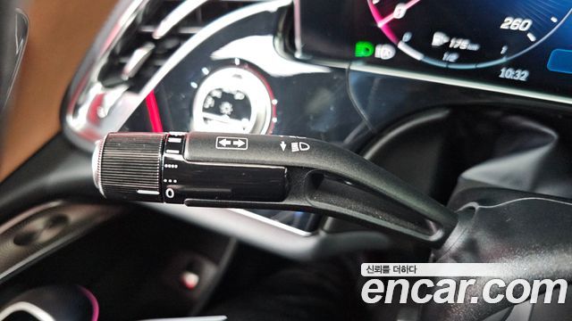 Mercedes-Benz E-Class 2025 — photo 30