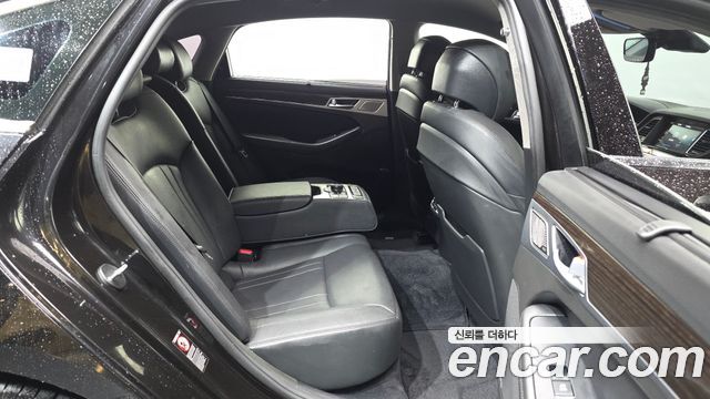 Genesis G80 2019 — photo 11