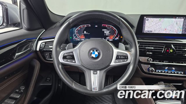 BMW 5-Series 2020 — photo 19