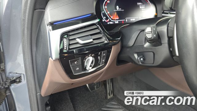 BMW 5-Series 2020 — photo 23