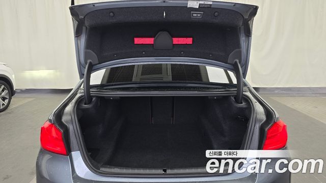 BMW 5-Series 2020 — photo 26