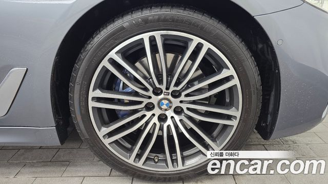 BMW 5-Series 2020 — photo 7