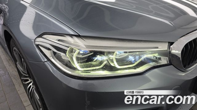 BMW 5-Series 2020 — photo 8