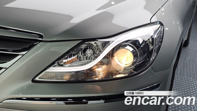 Hyundai Genesis 2012 — photo 8