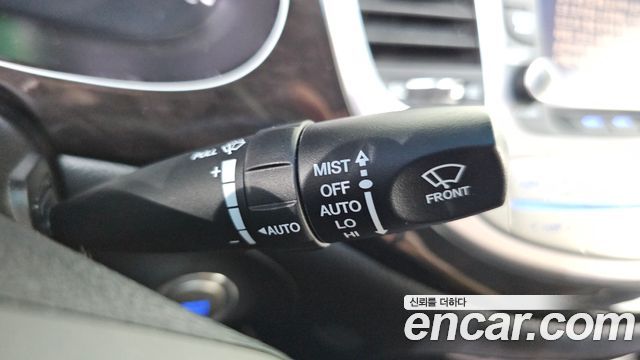 Hyundai Genesis 2012 — photo 30