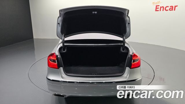 Hyundai Genesis 2012 — photo 32