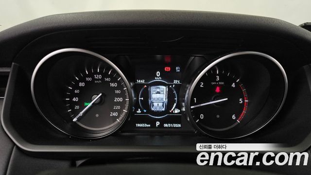 Land Rover Discovery 2018 — photo 8