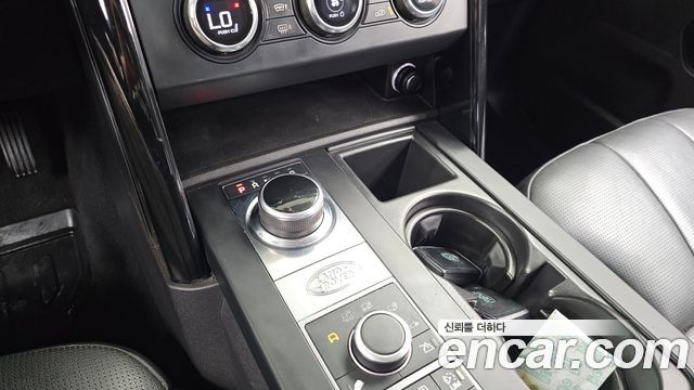 Land Rover Discovery 2018 — photo 9