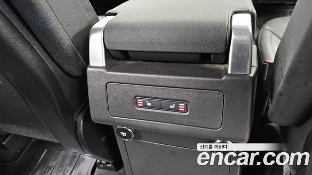 Land Rover Discovery 2018 — photo 19