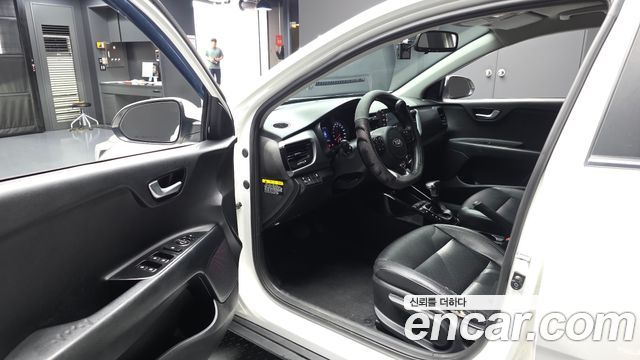 Kia Stonic 2018 — photo 13