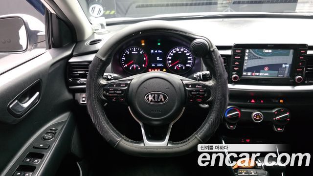 Kia Stonic 2018 — photo 19
