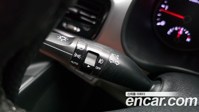 Kia Stonic 2018 — photo 24