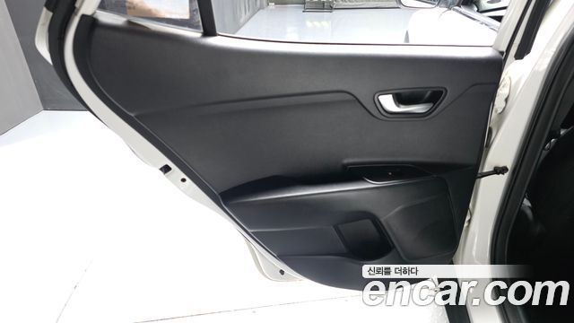 Kia Stonic 2018 — photo 15