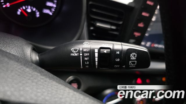 Kia Stonic 2018 — photo 27