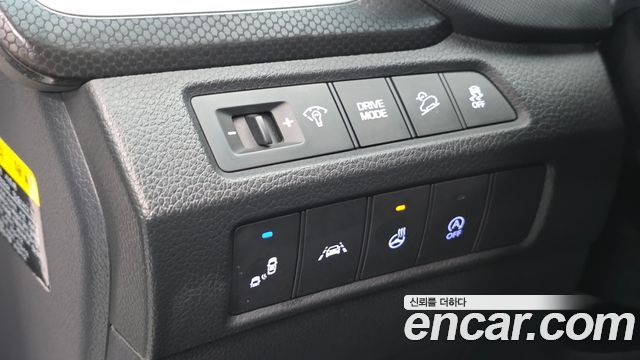 Hyundai Santafe 2018 — photo 12