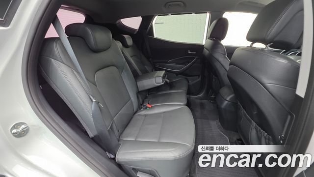 Hyundai Santafe 2018 — photo 19