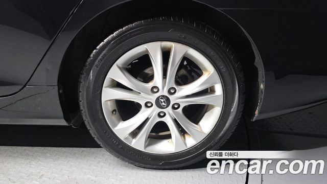 Hyundai Sonata 2011 — photo 5