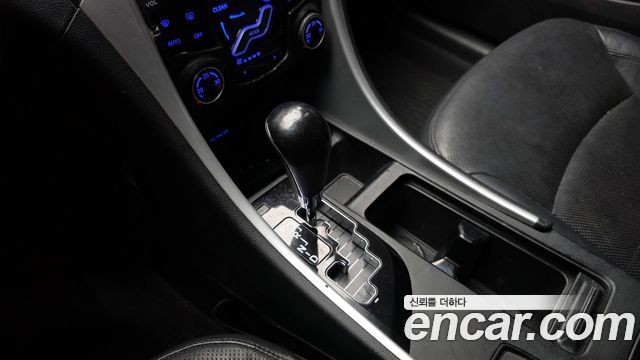 Hyundai Sonata 2011 — photo 9