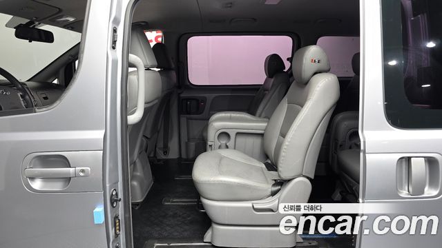 Hyundai Starex 2019 — photo 11
