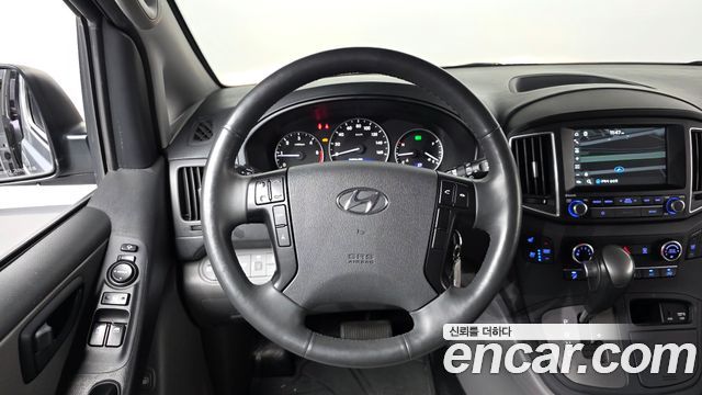 Hyundai Starex 2019 — photo 12