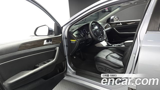 Hyundai Sonata 2016 — photo 13