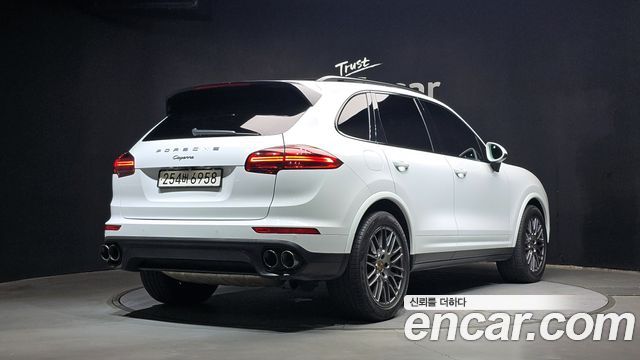 Porsche Cayenne 2017 — photo 2