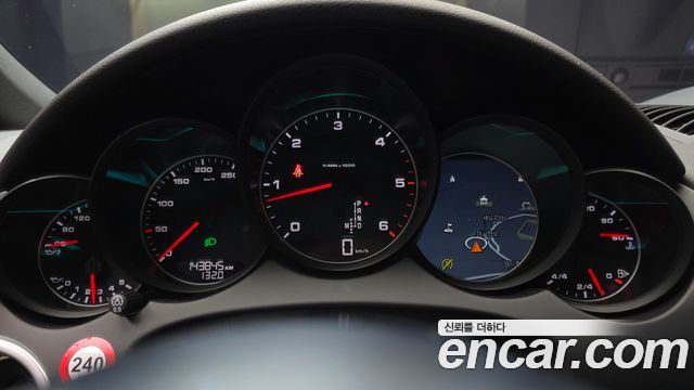 Porsche Cayenne 2017 — photo 8