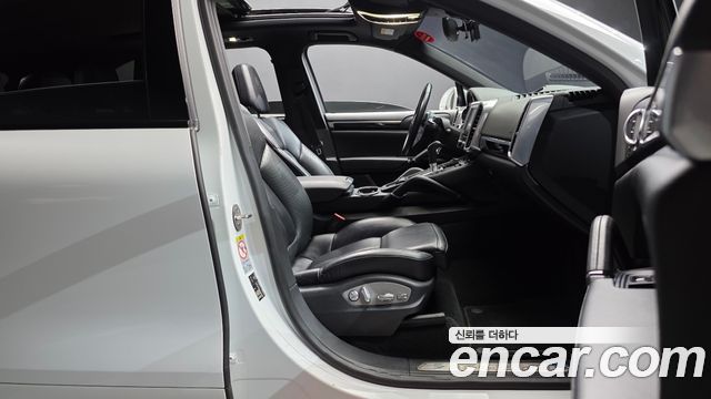Porsche Cayenne 2017 — photo 11
