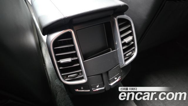 Porsche Cayenne 2017 — photo 17