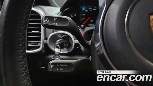 Porsche Cayenne 2017 — photo 18