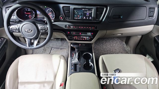 Kia Canival 2019 — photo 10