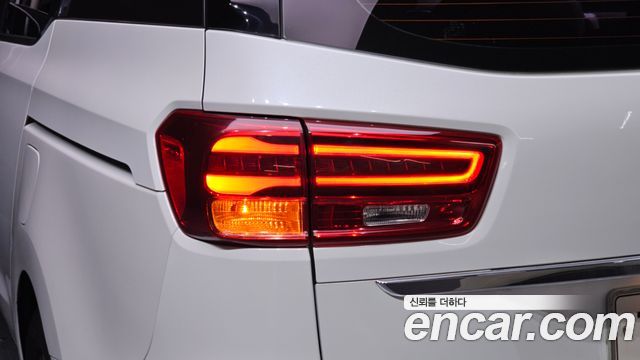 Kia Canival 2019 — photo 9