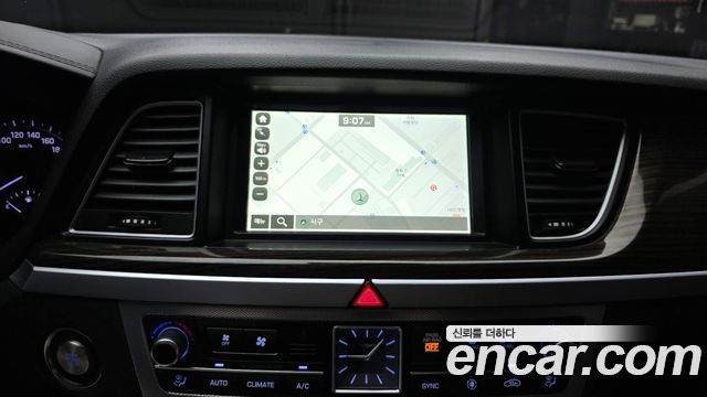 Genesis G80 2018 — photo 14