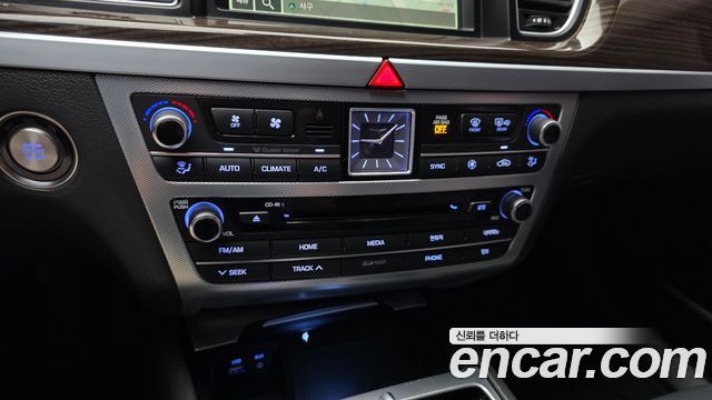 Genesis G80 2018 — photo 16